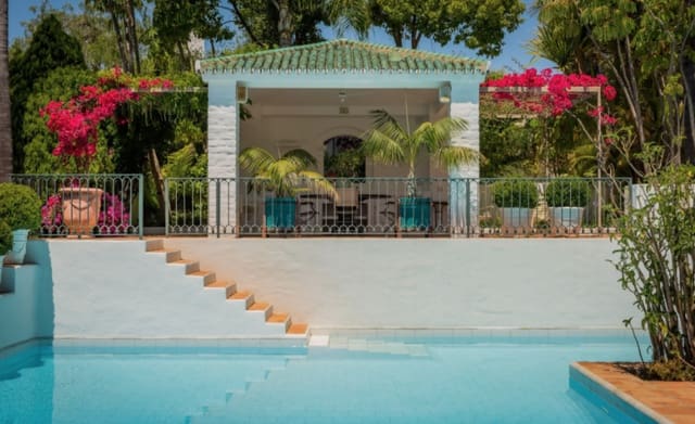 6 makuuhuone Huvila myytävänä paikassa Marbella mukana uima-altaan 
autotalli - 7 200 000 € (Ref: 8464404)