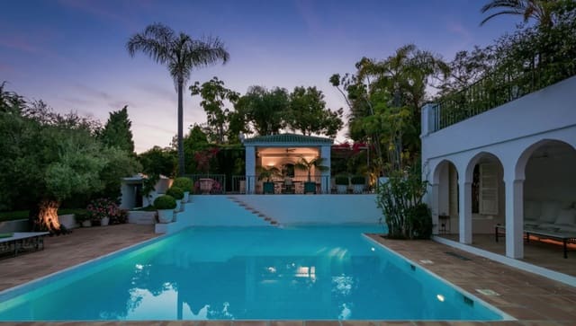 6 makuuhuone Huvila myytävänä paikassa Marbella mukana uima-altaan 
autotalli - 7 200 000 € (Ref: 8464404)