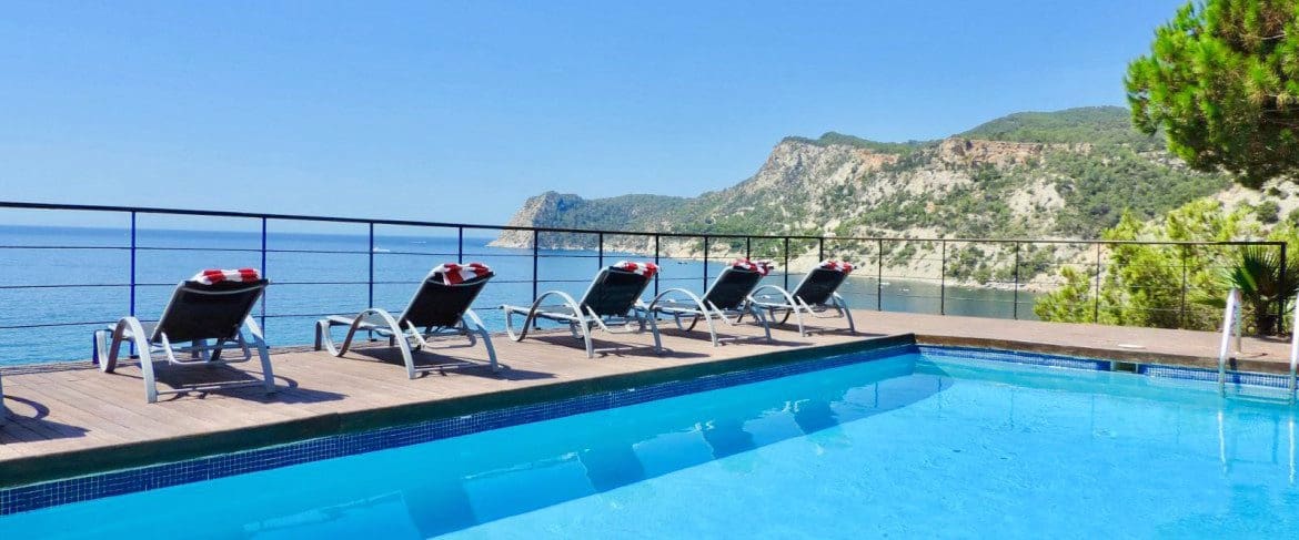 4 soveværelse Villa til salg i Es Cubells med swimmingpool garage - € 3.725.000 (Ref: 8464414)