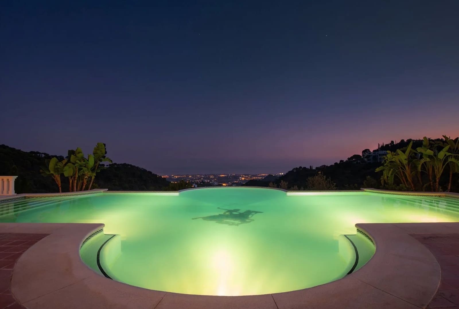 7 soverom Villa til salgs i Marbella med svømmebasseng garasje - € 13 700 000 (Ref: 8464418)