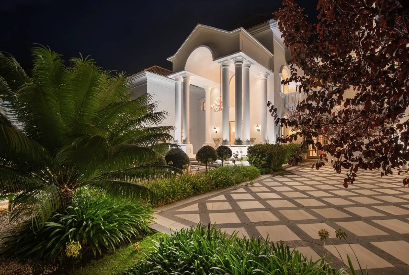 7 soverom Villa til salgs i Marbella med svømmebasseng garasje - € 13 700 000 (Ref: 8464418)