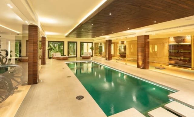 Chalet de 7 habitaciones en Marbella en venta con piscina garaje - 12.500.000 € (Ref: 8464422)