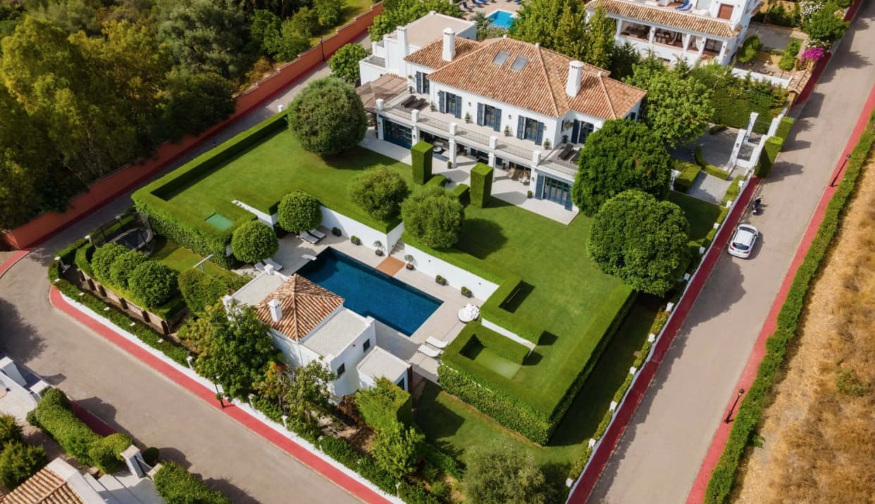 Chalet de 7 habitaciones en Marbella en venta con piscina garaje - 12.500.000 € (Ref: 8464422)