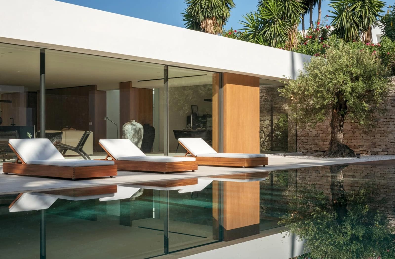 4 bedroom Villa for sale in Nueva Andalucia with pool garage - € 3,950,000 (Ref: 8464428)