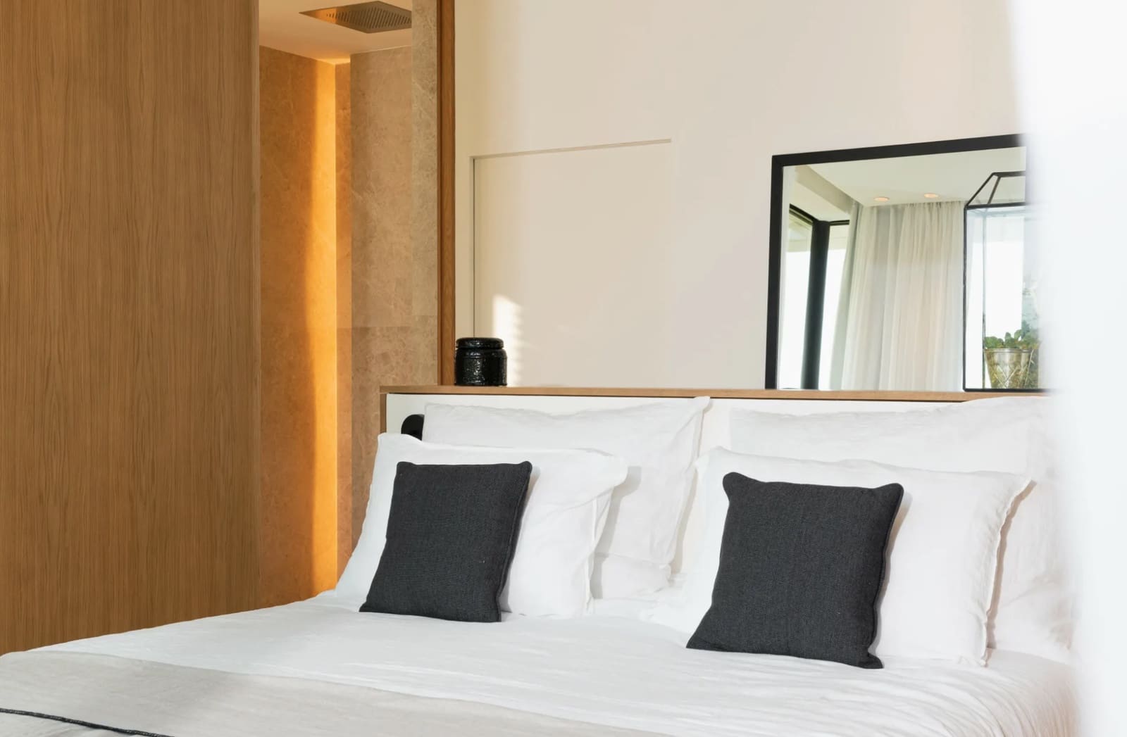 4 bedroom Villa for sale in Nueva Andalucia with pool garage - € 3,950,000 (Ref: 8464428)