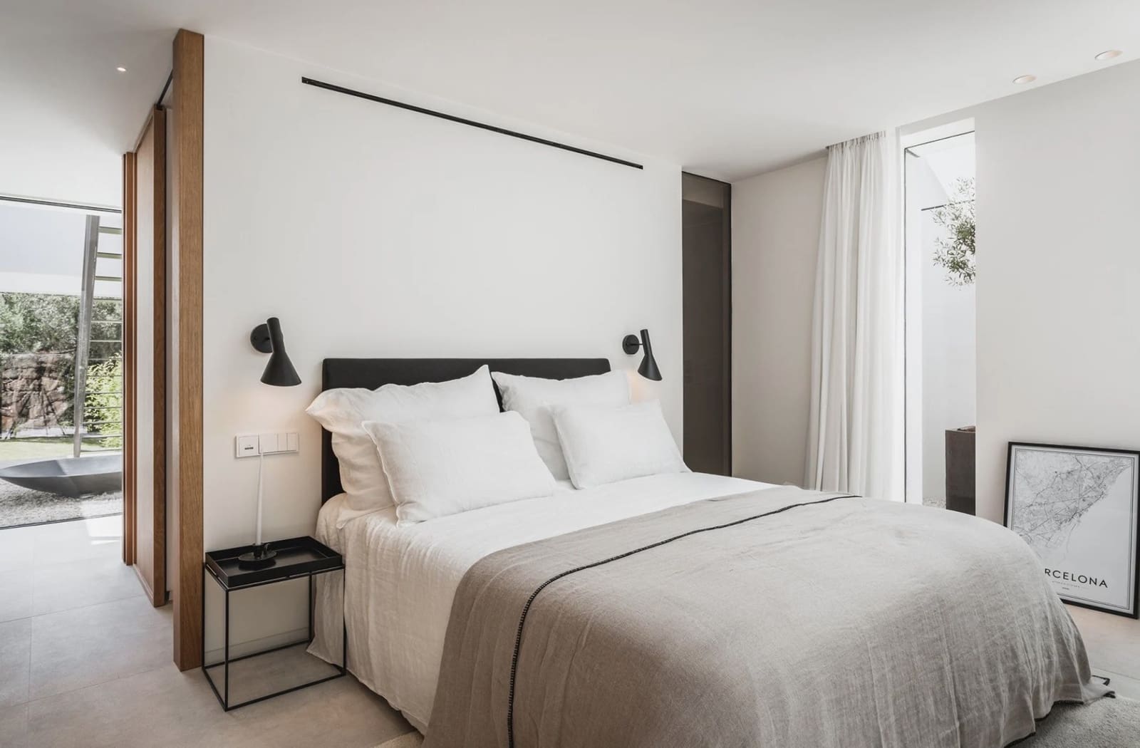 4 bedroom Villa for sale in Nueva Andalucia with pool garage - € 3,950,000 (Ref: 8464428)