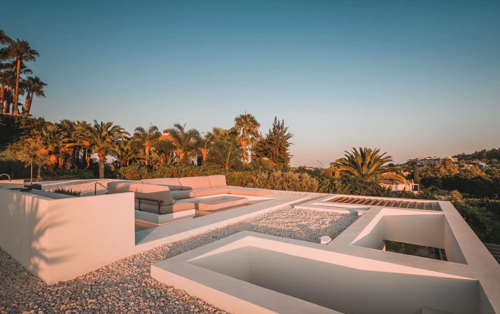 4 bedroom Villa for sale in Nueva Andalucia with pool garage - € 3,950,000 (Ref: 8464428)