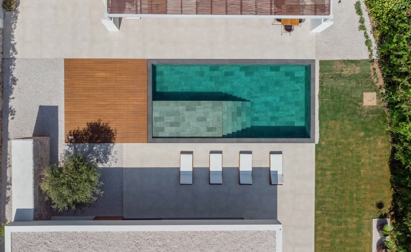 4 bedroom Villa for sale in Nueva Andalucia with pool garage - € 3,950,000 (Ref: 8464428)