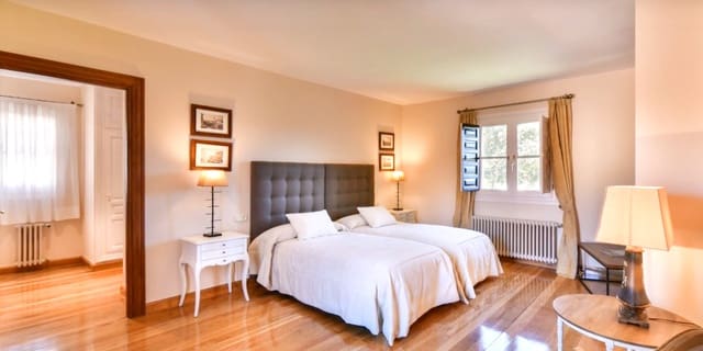 9 soverom Villa til salgs i Ronda med svømmebasseng garasje - € 16 400 000 (Ref: 8464429)