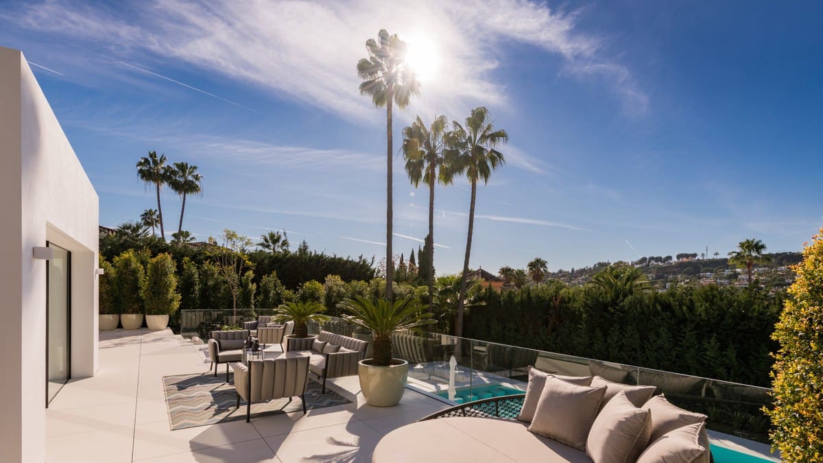 5 bedroom Villa for sale in Nueva Andalucia with pool garage - € 3,195,000 (Ref: 8464431)