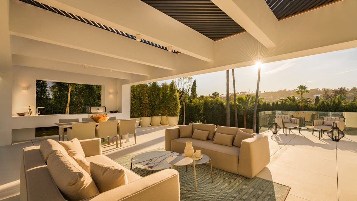 5 bedroom Villa for sale in Nueva Andalucia with pool garage - € 3,195,000 (Ref: 8464431)