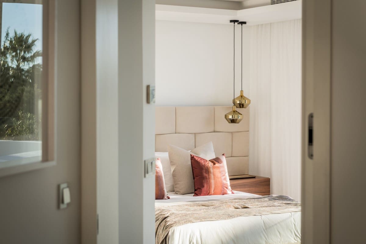 5 bedroom Villa for sale in Nueva Andalucia with pool garage - € 3,195,000 (Ref: 8464431)