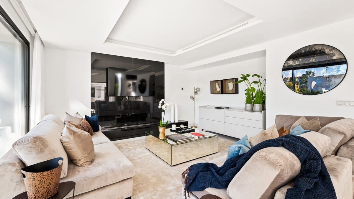 5 bedroom Villa for sale in Nueva Andalucia with pool garage - € 3,195,000 (Ref: 8464431)