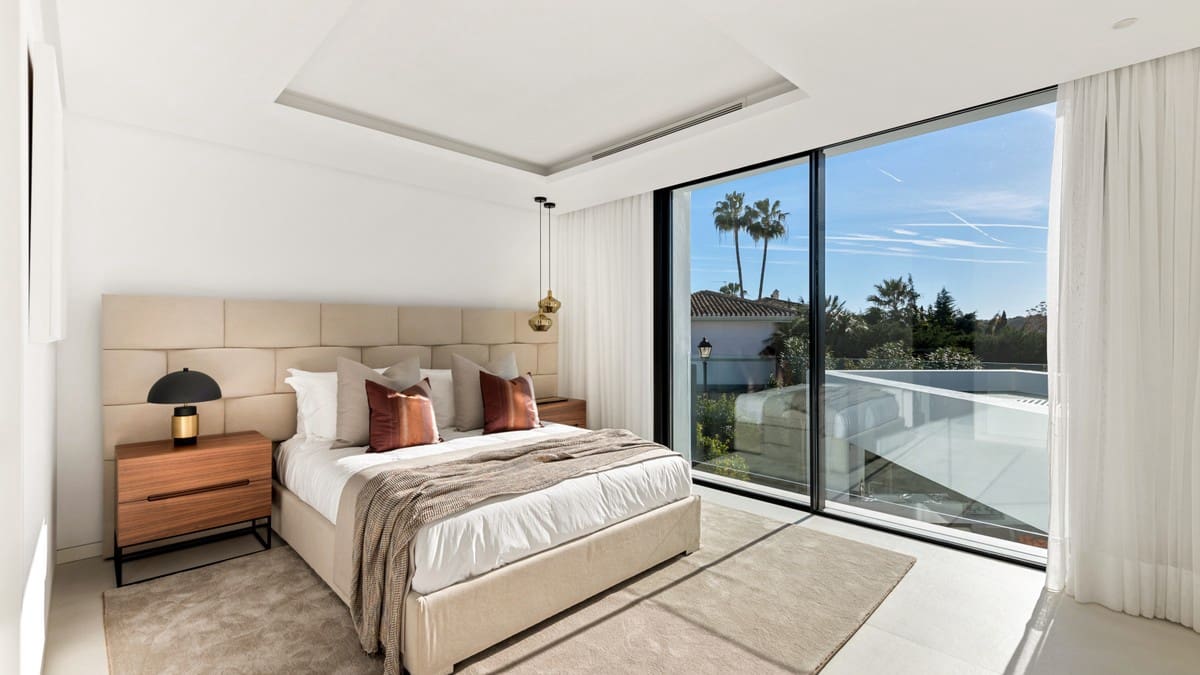 5 bedroom Villa for sale in Nueva Andalucia with pool garage - € 3,195,000 (Ref: 8464431)