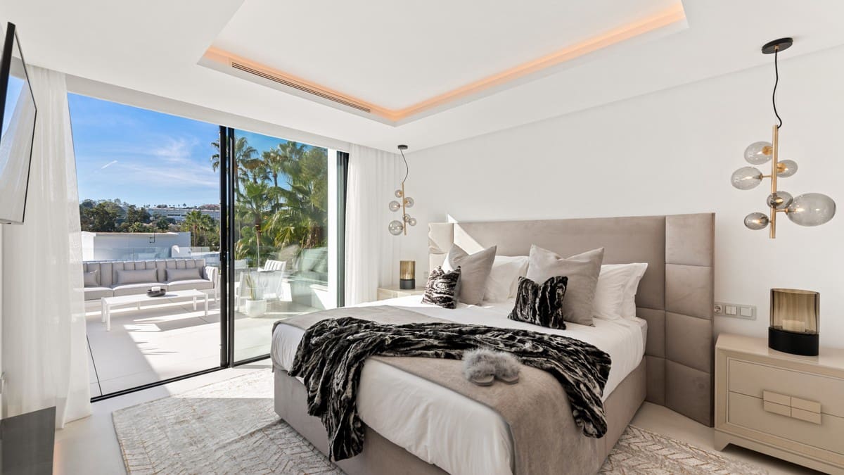 5 bedroom Villa for sale in Nueva Andalucia with pool garage - € 3,195,000 (Ref: 8464431)