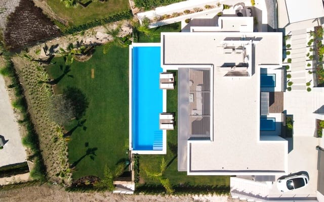 Chalet de 5 habitaciones en Marbella en venta con piscina garaje - 3.490.000 € (Ref: 8464432)