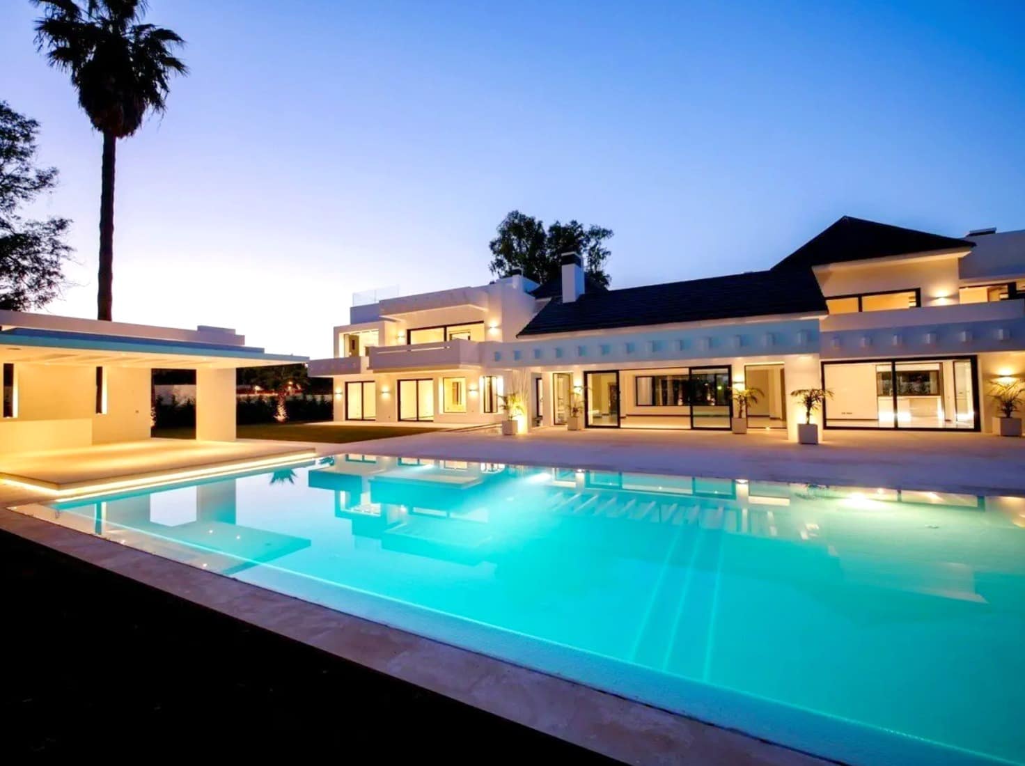 5 makuuhuone Huvila myytävänä paikassa Marbella mukana uima-altaan 
autotalli - 6 900 000 € (Ref: 8464434)