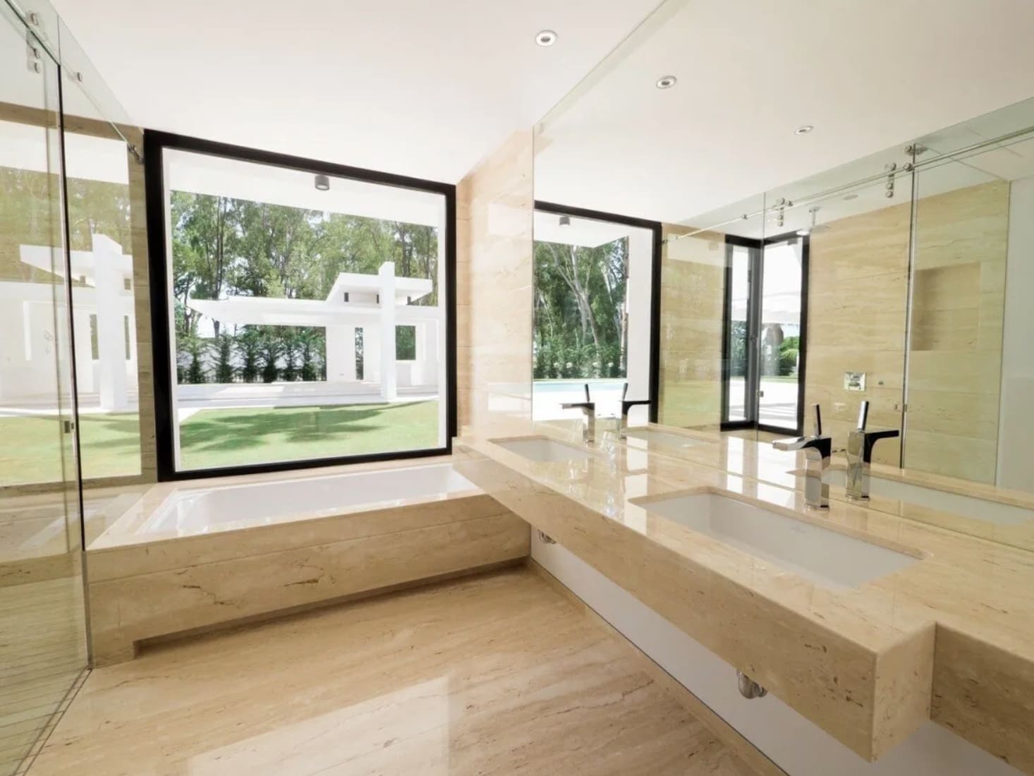 5 makuuhuone Huvila myytävänä paikassa Marbella mukana uima-altaan 
autotalli - 6 900 000 € (Ref: 8464434)