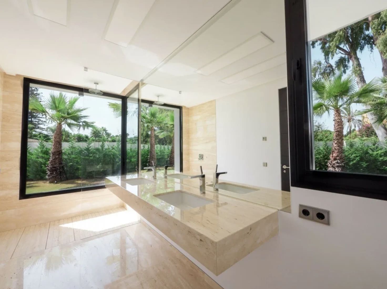 5 makuuhuone Huvila myytävänä paikassa Marbella mukana uima-altaan 
autotalli - 6 900 000 € (Ref: 8464434)