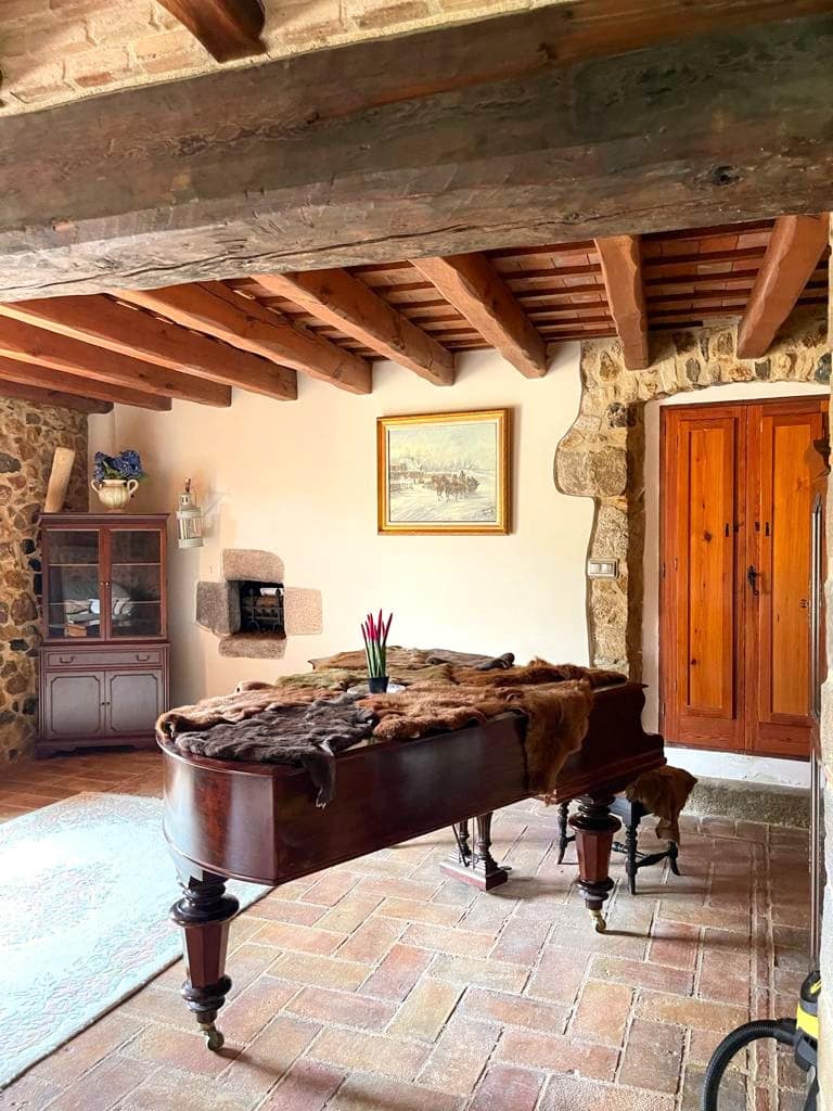 5 soveværelse Finca/Landehus til salg i Llagostera med swimmingpool garage - € 3.500.000 (Ref: 8464436)