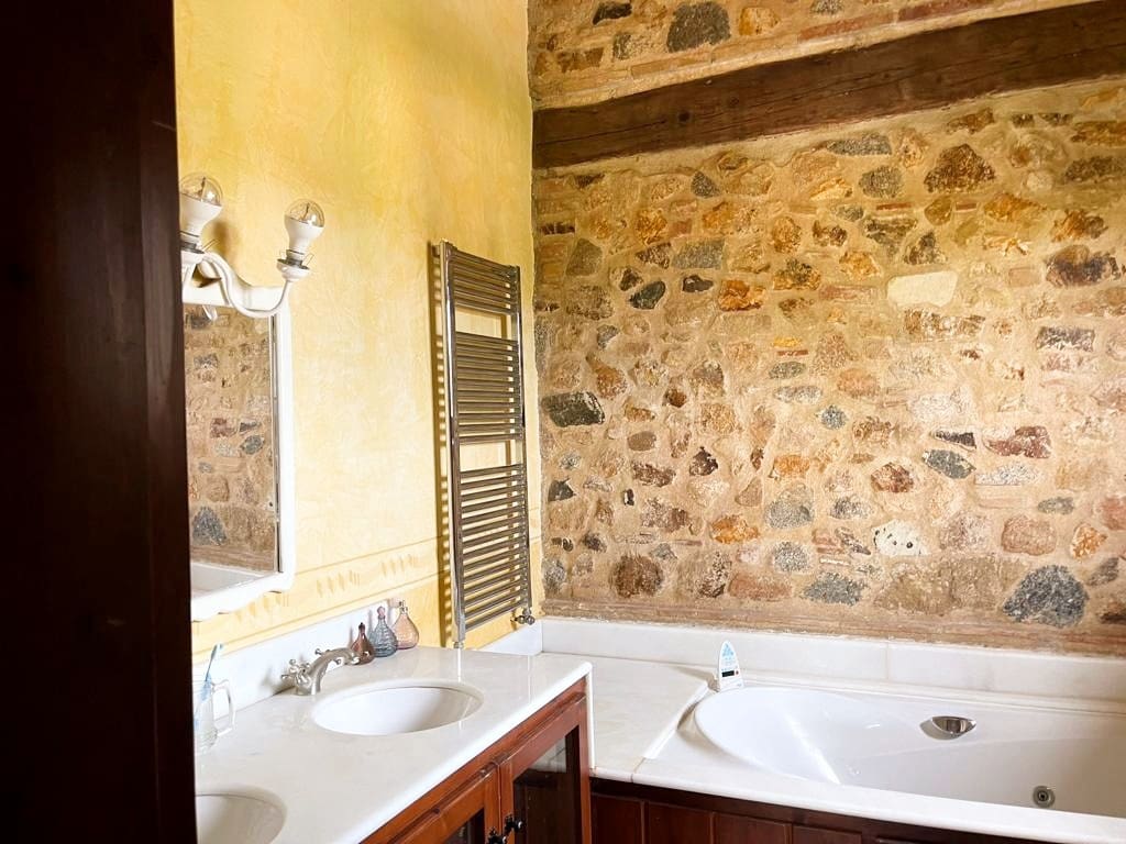 5 soveværelse Finca/Landehus til salg i Llagostera med swimmingpool garage - € 3.500.000 (Ref: 8464436)