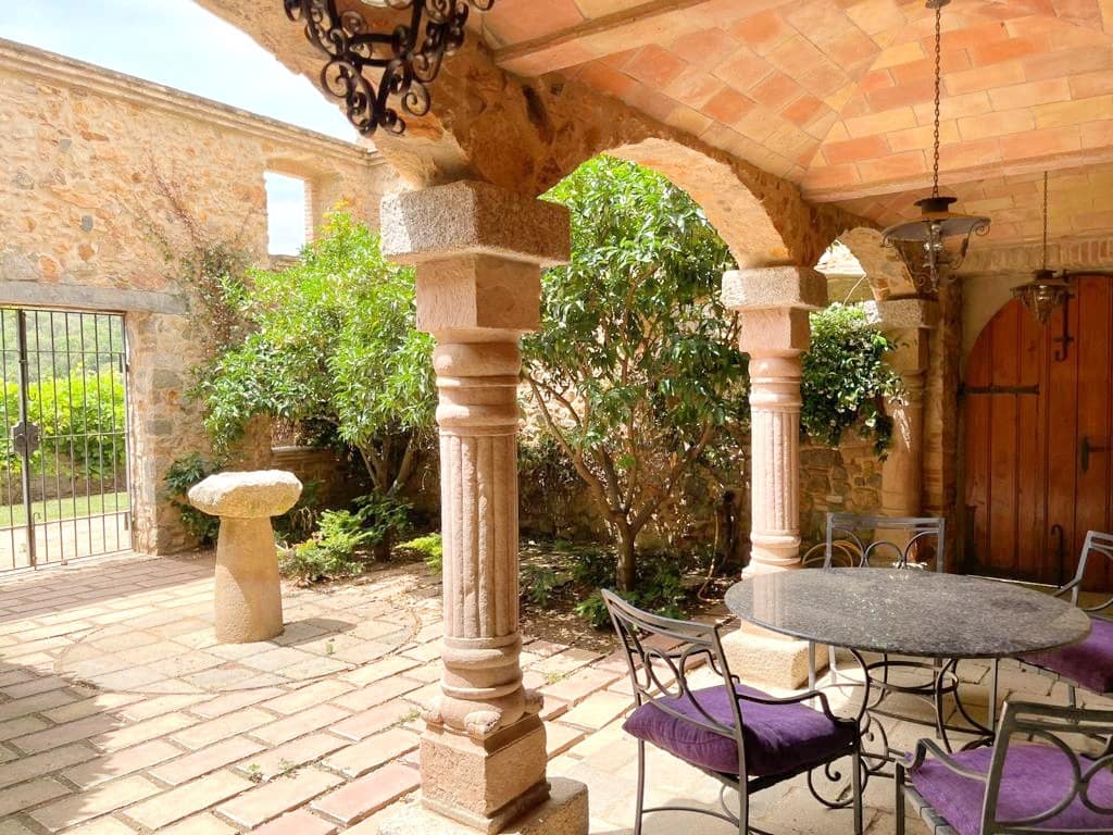 5 soveværelse Finca/Landehus til salg i Llagostera med swimmingpool garage - € 3.500.000 (Ref: 8464436)