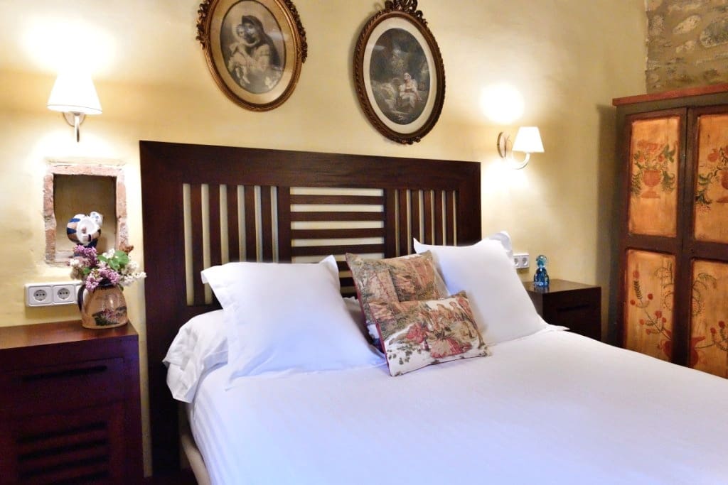 8 soveværelse Finca/Landehus til salg i La Bisbal d'Emporda med swimmingpool garage - € 1.900.000 (Ref: 8464437)