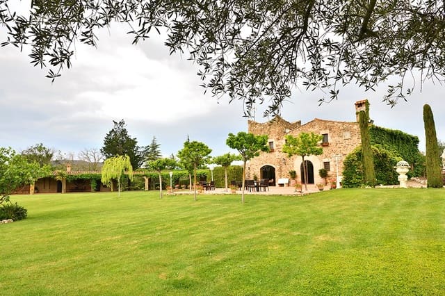 8 chambre Finca/Maison de Campagne à vendre à La Bisbal d'Empordà avec piscine garage - 1 900 000 € (Ref: 8464437)