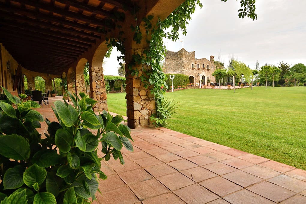 8 soveværelse Finca/Landehus til salg i La Bisbal d'Emporda med swimmingpool garage - € 1.900.000 (Ref: 8464437)