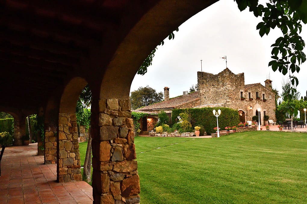 8 soveværelse Finca/Landehus til salg i La Bisbal d'Emporda med swimmingpool garage - € 1.900.000 (Ref: 8464437)