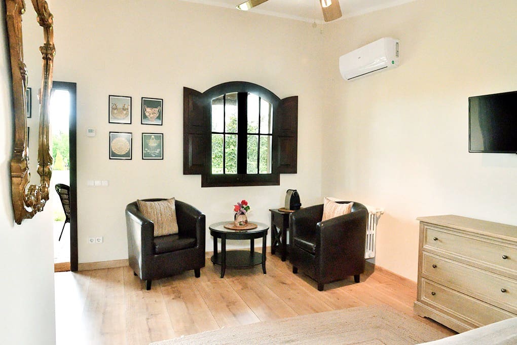 8 soveværelse Finca/Landehus til salg i La Bisbal d'Emporda med swimmingpool garage - € 1.900.000 (Ref: 8464437)