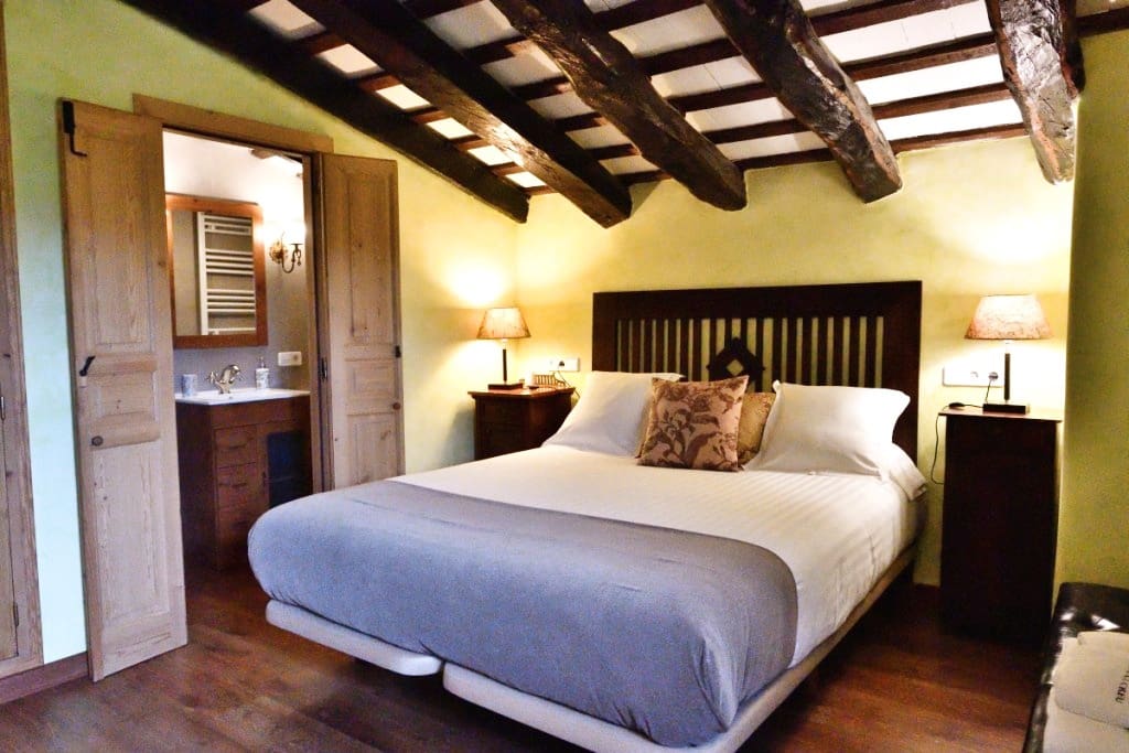 8 soveværelse Finca/Landehus til salg i La Bisbal d'Emporda med swimmingpool garage - € 1.900.000 (Ref: 8464437)