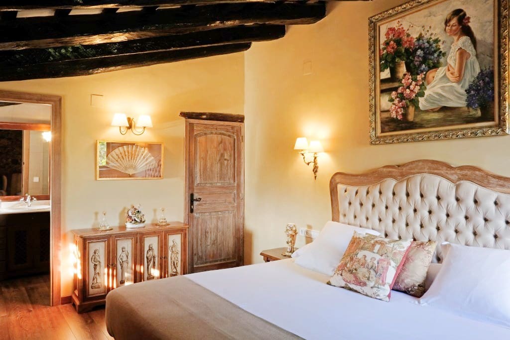 8 soveværelse Finca/Landehus til salg i La Bisbal d'Emporda med swimmingpool garage - € 1.900.000 (Ref: 8464437)