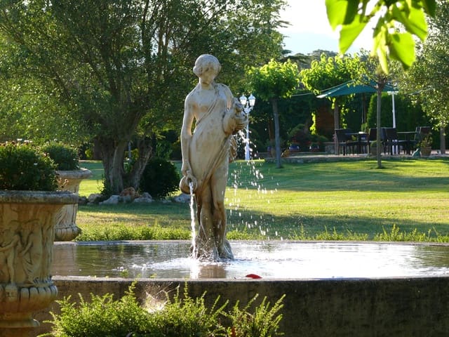 8 chambre Finca/Maison de Campagne à vendre à La Bisbal d'Empordà avec piscine garage - 1 900 000 € (Ref: 8464437)