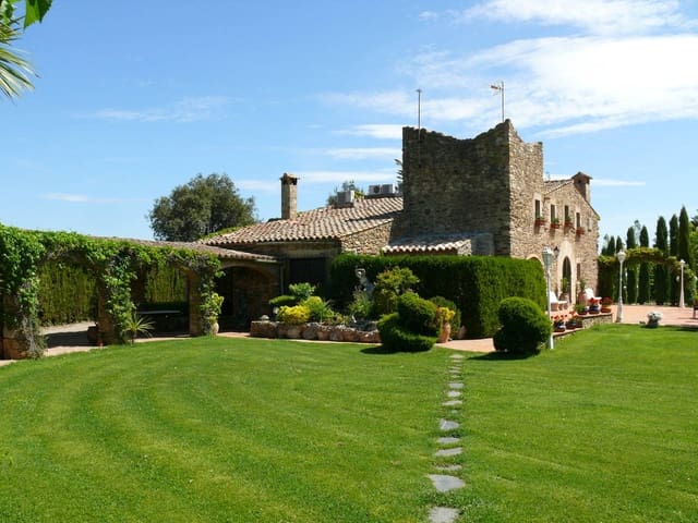 8 chambre Finca/Maison de Campagne à vendre à La Bisbal d'Empordà avec piscine garage - 1 900 000 € (Ref: 8464437)