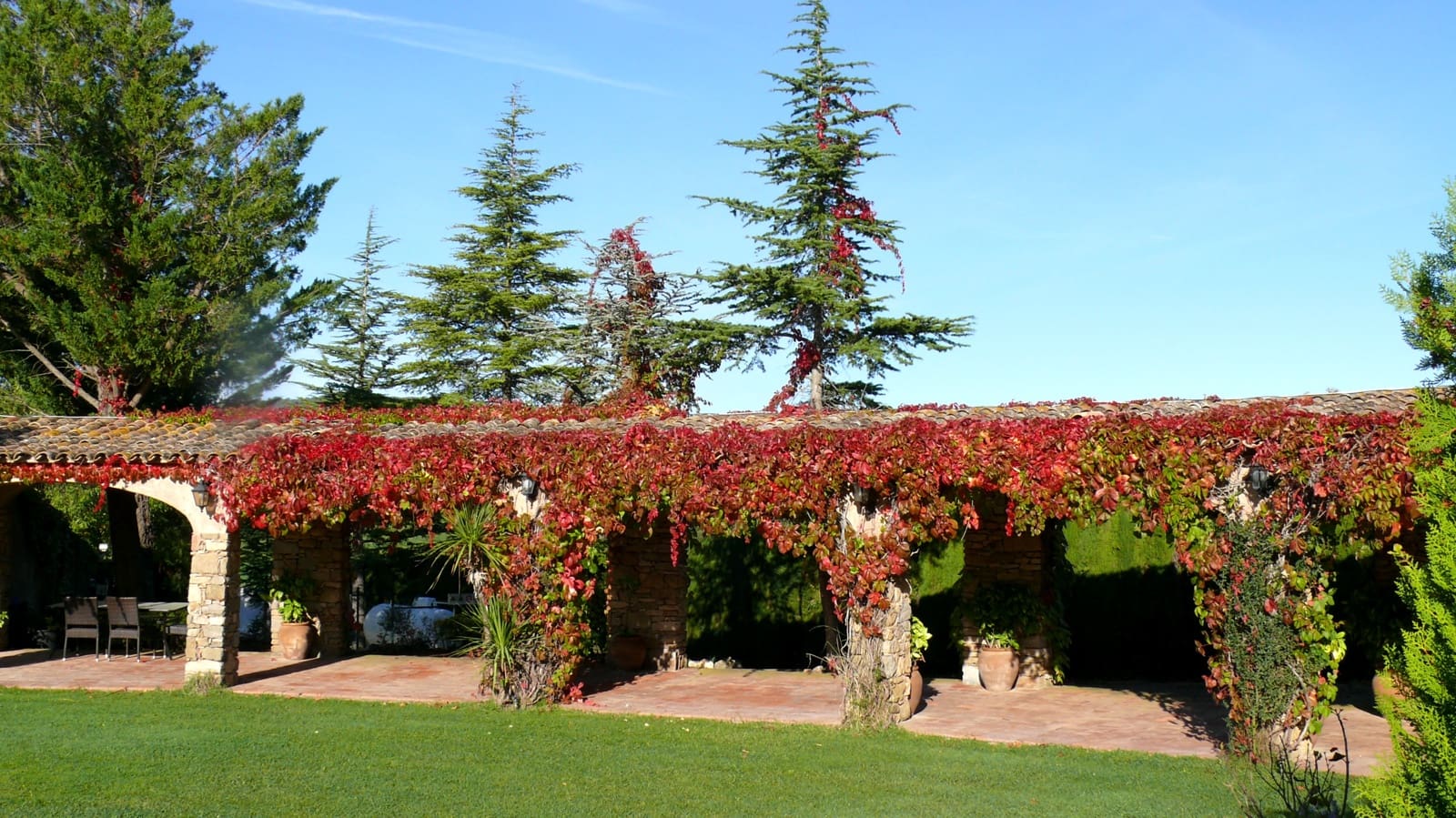 8 soveværelse Finca/Landehus til salg i La Bisbal d'Emporda med swimmingpool garage - € 1.900.000 (Ref: 8464437)