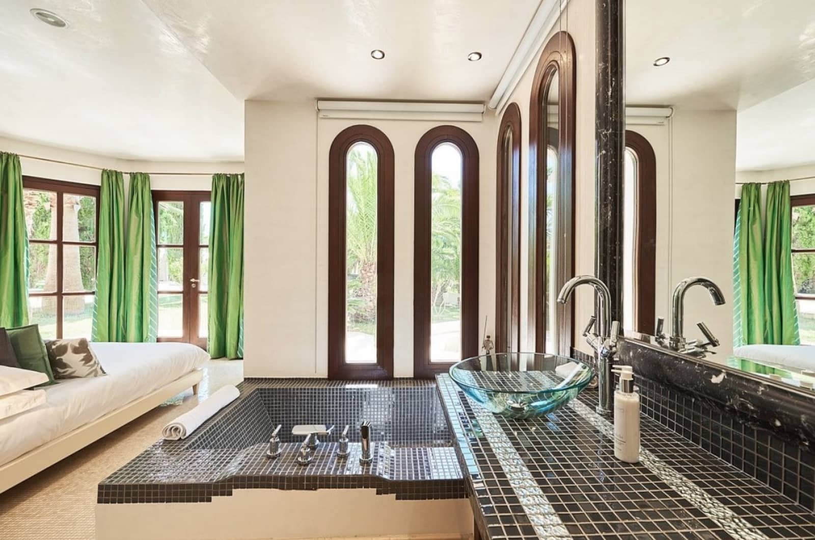 5 soveværelse Villa til salg i Santa Eulalia / Santa Eularia med swimmingpool garage - € 7.200.000 (Ref: 8464438)