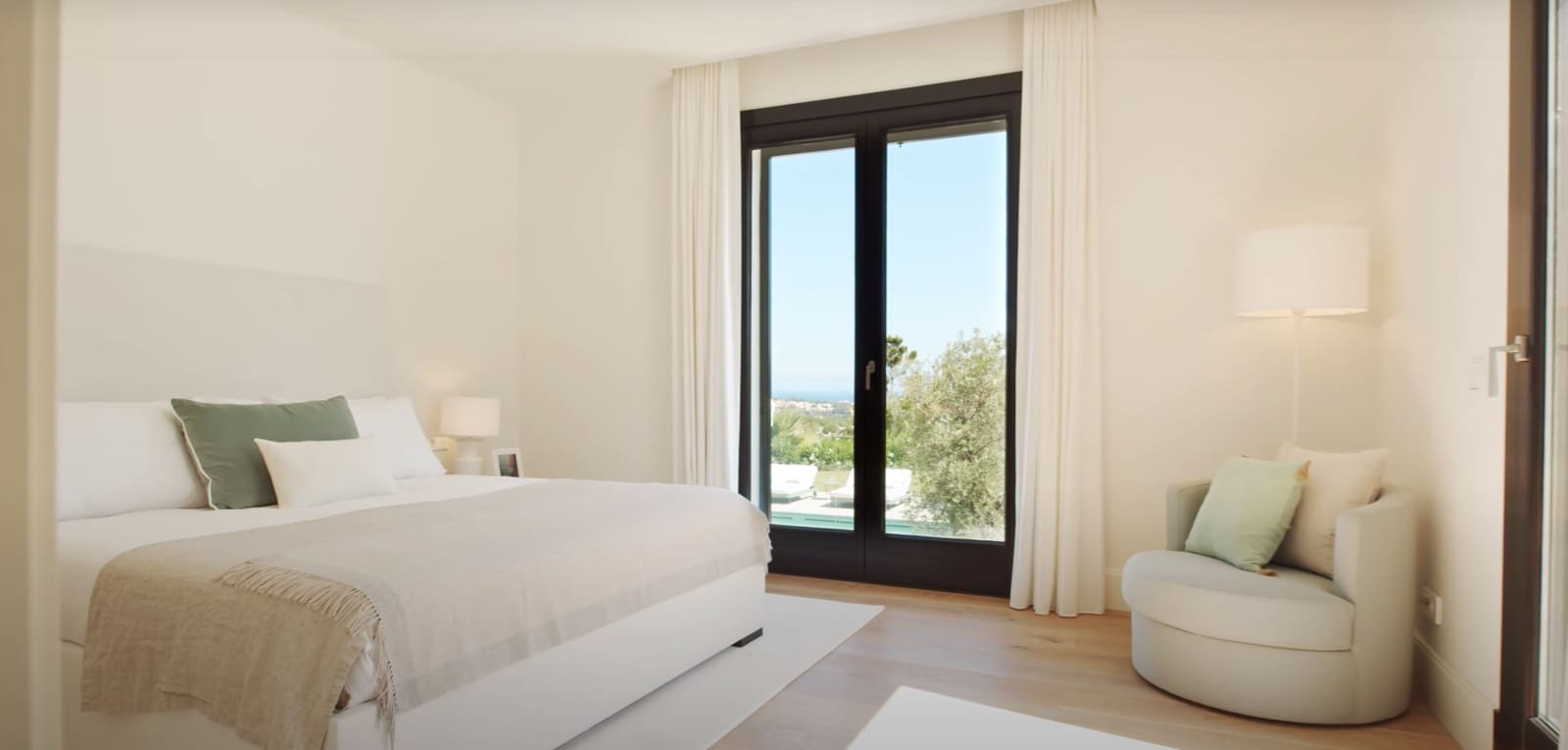 6 quarto Moradia para venda em Nueva Andalucia com piscina garagem - 8 995 000 € (Ref: 8464440)