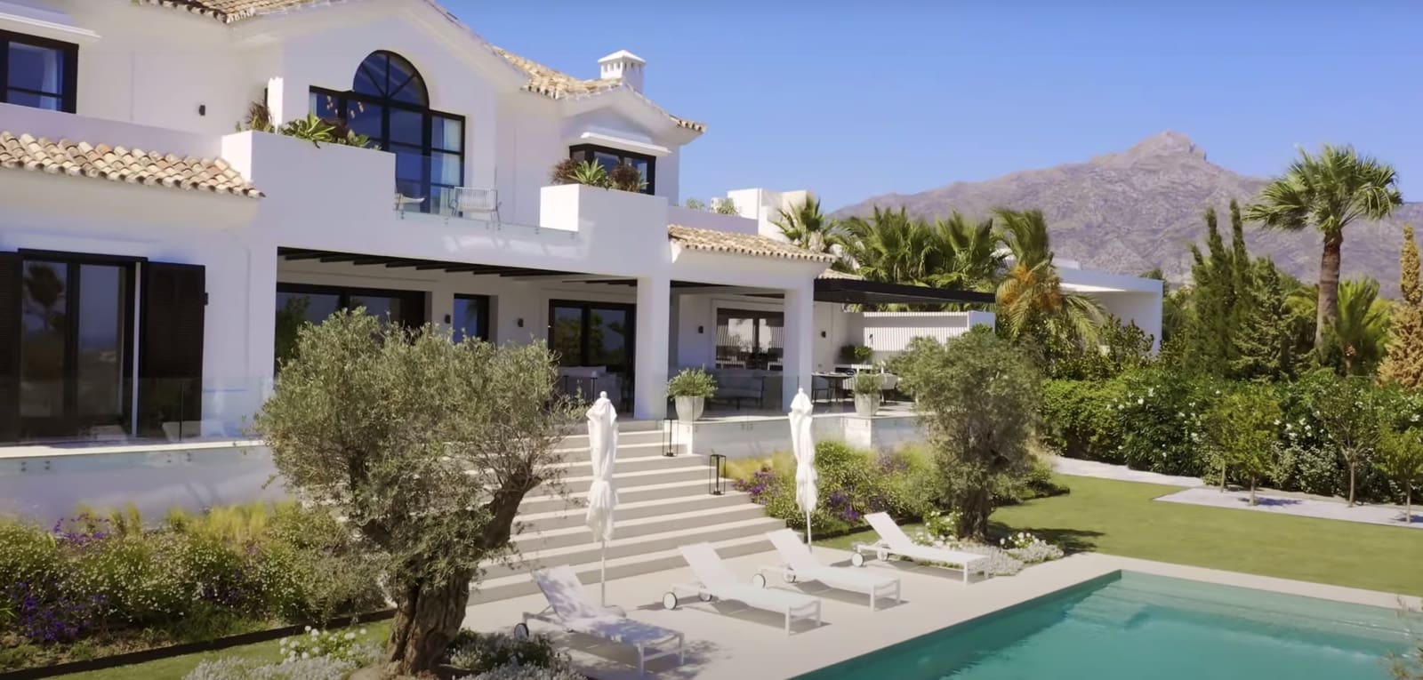 6 quarto Moradia para venda em Nueva Andalucia com piscina garagem - 8 995 000 € (Ref: 8464440)