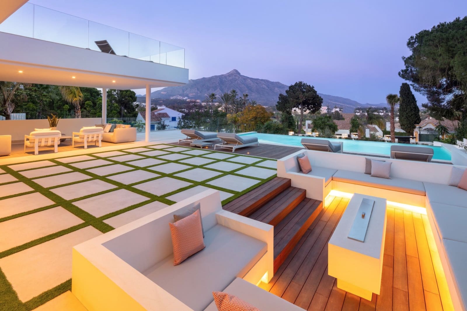 5 soverom Villa til salgs i Marbella med svømmebasseng garasje - € 3 595 000 (Ref: 8464442)