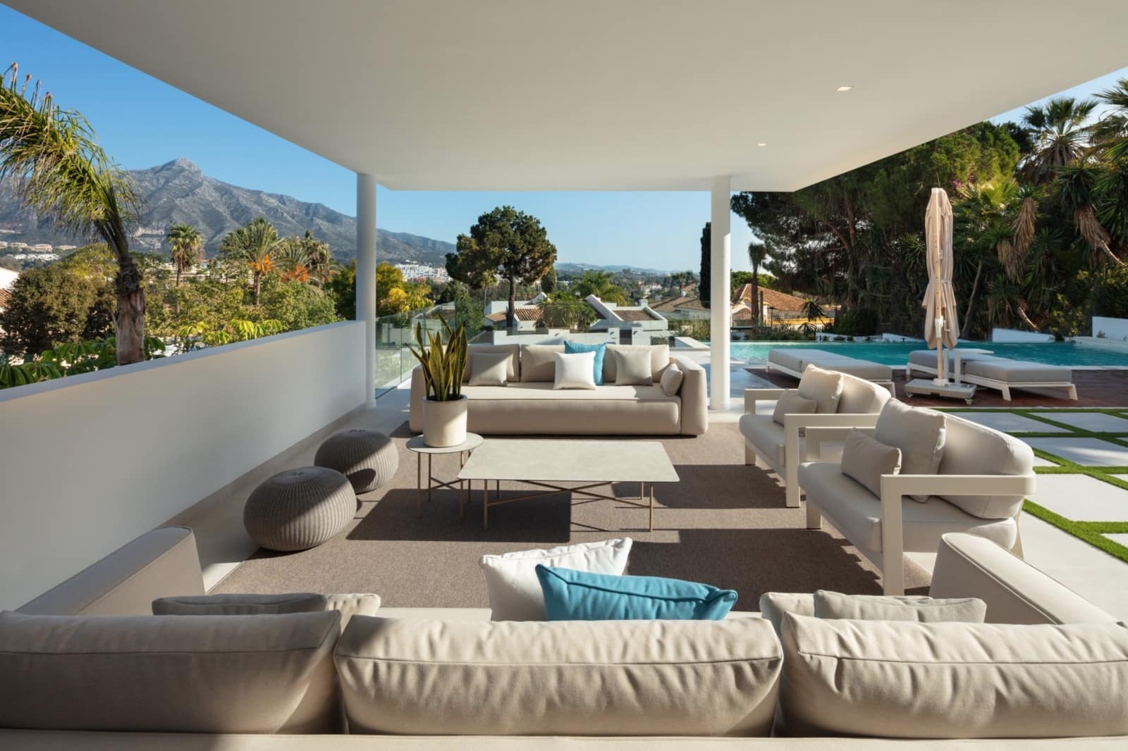 5 soverom Villa til salgs i Marbella med svømmebasseng garasje - € 3 595 000 (Ref: 8464442)