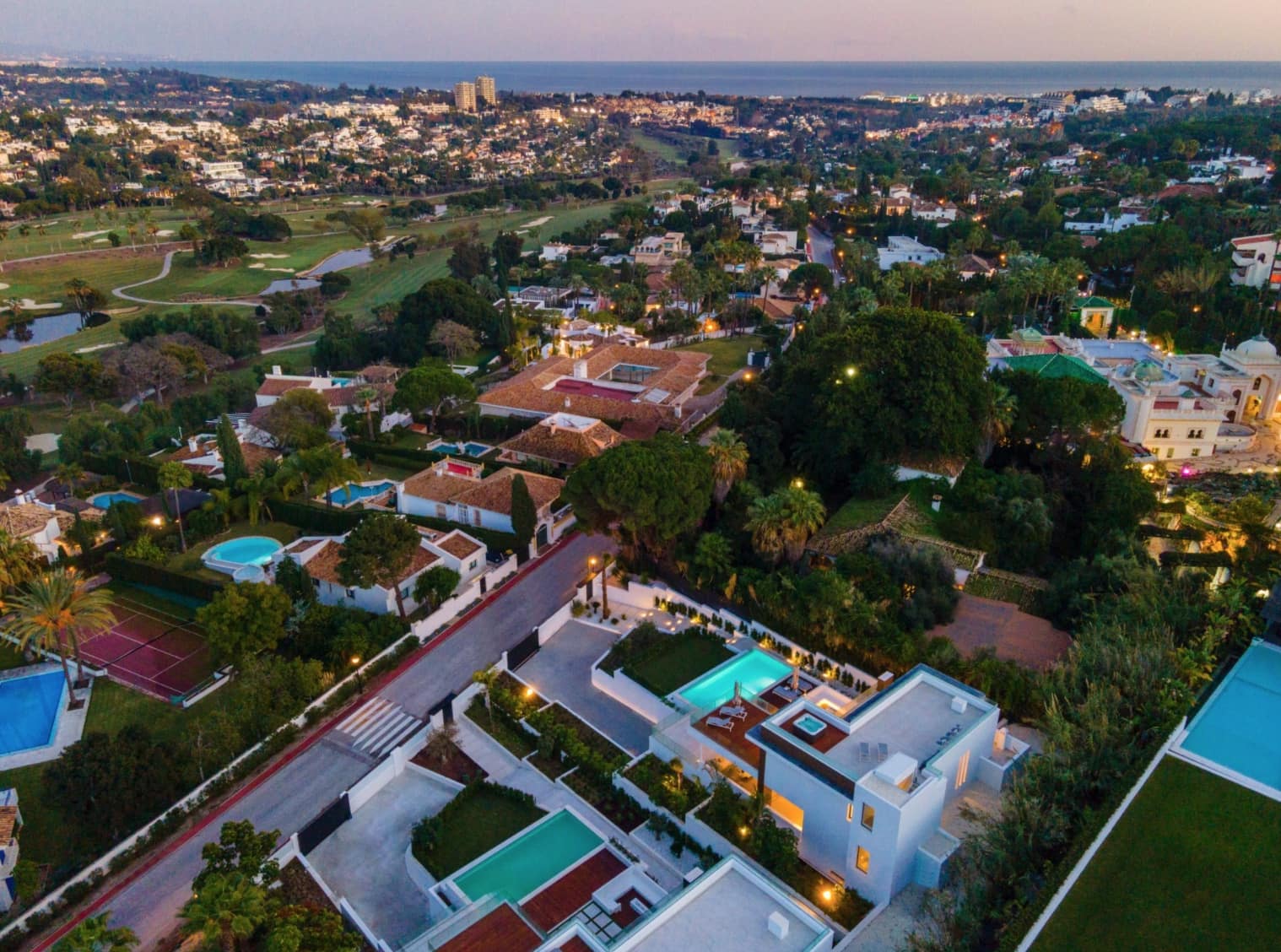 5 soverom Villa til salgs i Marbella med svømmebasseng garasje - € 3 595 000 (Ref: 8464442)