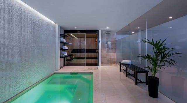 5 Zimmer Villa zu verkaufen in Marbella mit Pool Garage - 3.750.000 € (Ref: 8464444)