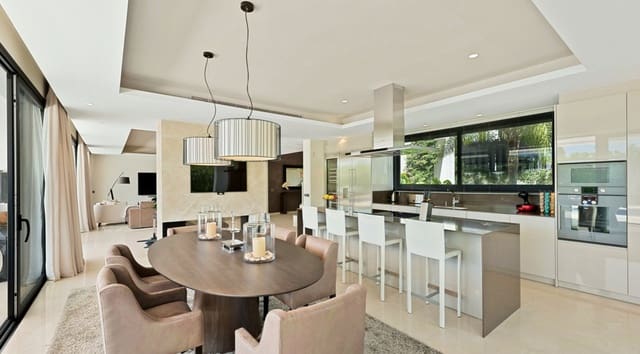 5 Zimmer Villa zu verkaufen in Marbella mit Pool Garage - 3.750.000 € (Ref: 8464444)