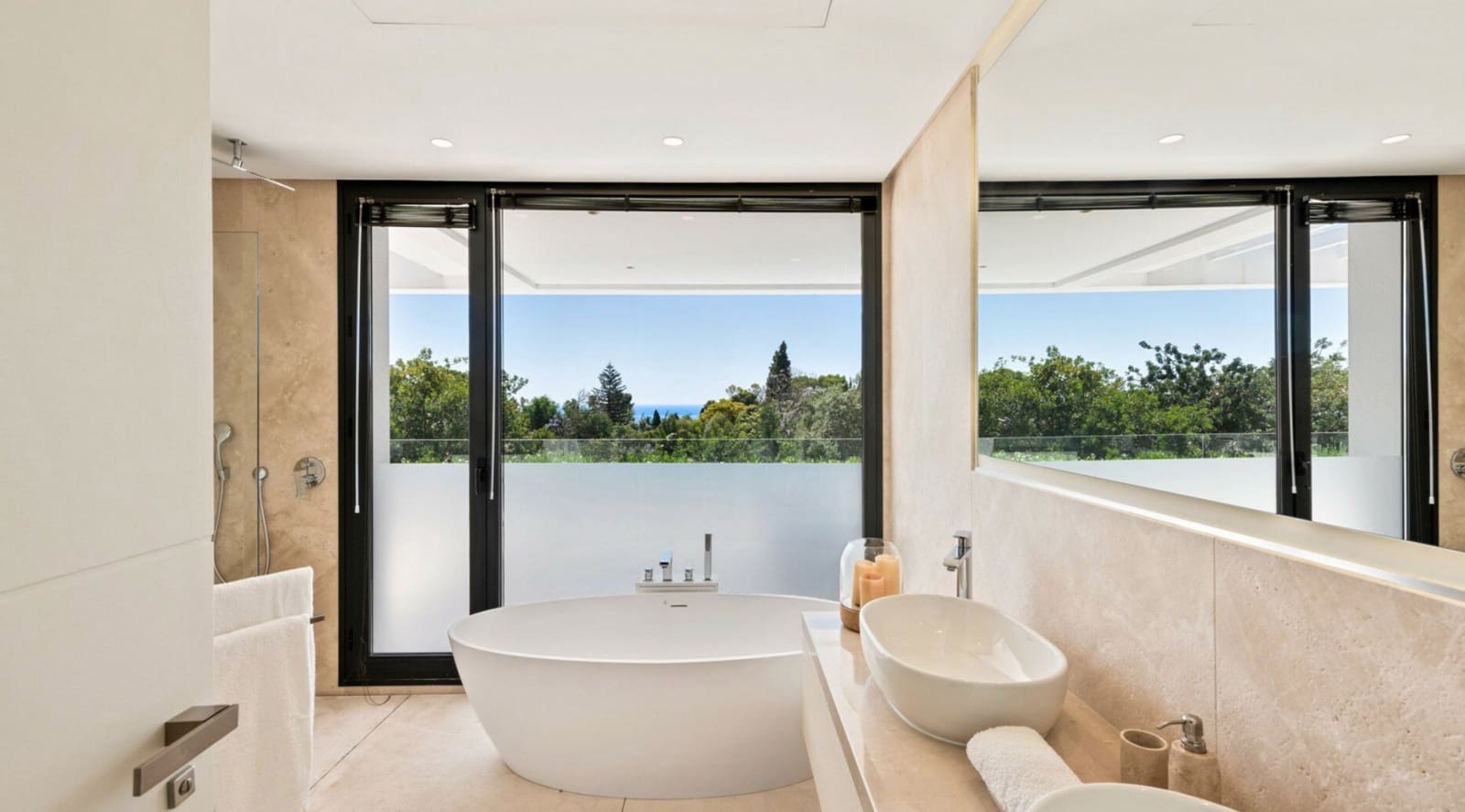 5 Zimmer Villa zu verkaufen in Marbella mit Pool Garage - 3.750.000 € (Ref: 8464444)