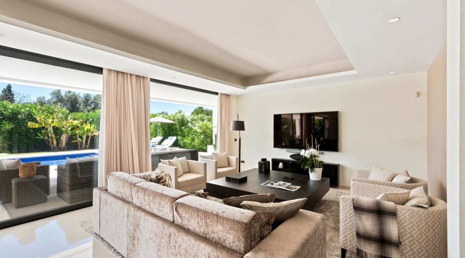 5 Zimmer Villa zu verkaufen in Marbella mit Pool Garage - 3.750.000 € (Ref: 8464444)