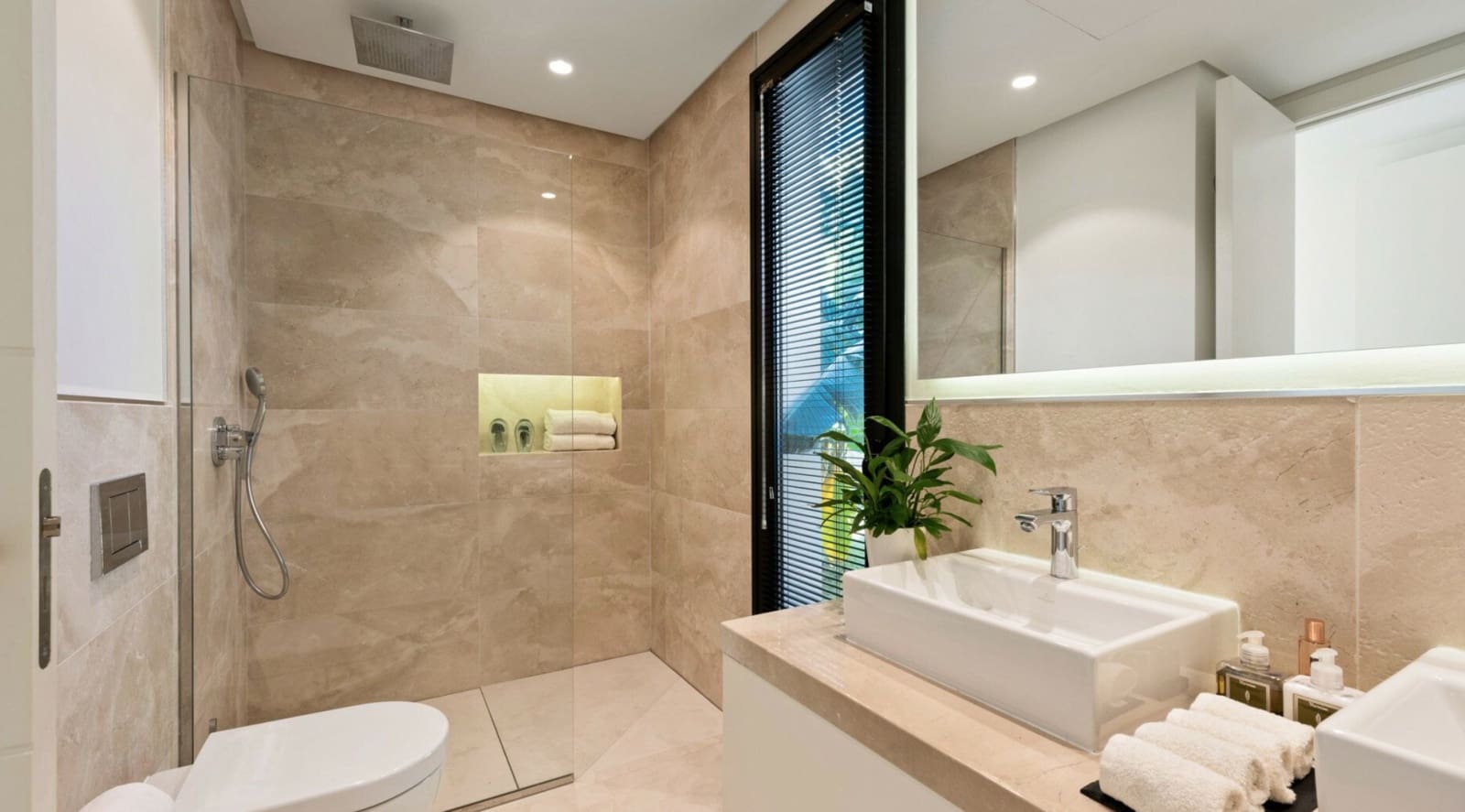 5 Zimmer Villa zu verkaufen in Marbella mit Pool Garage - 3.750.000 € (Ref: 8464444)