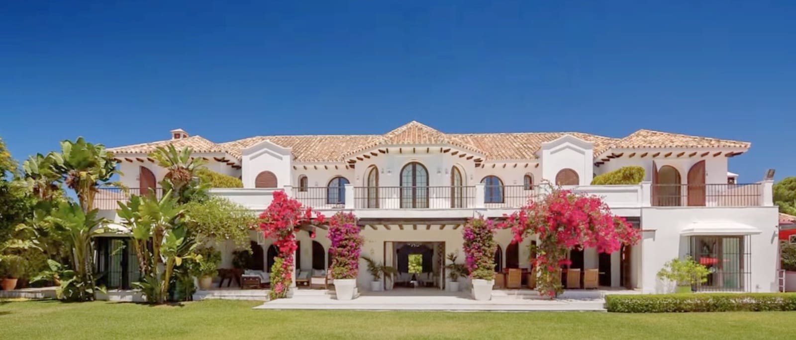 9 soveværelse Villa til salg i Bahia de Marbella med swimmingpool garage - € 15.000.000 (Ref: 8464445)