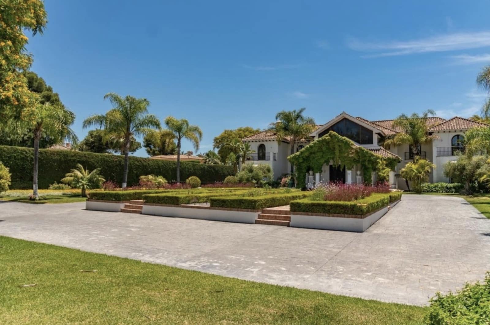 9 soveværelse Villa til salg i Bahia de Marbella med swimmingpool garage - € 15.000.000 (Ref: 8464445)