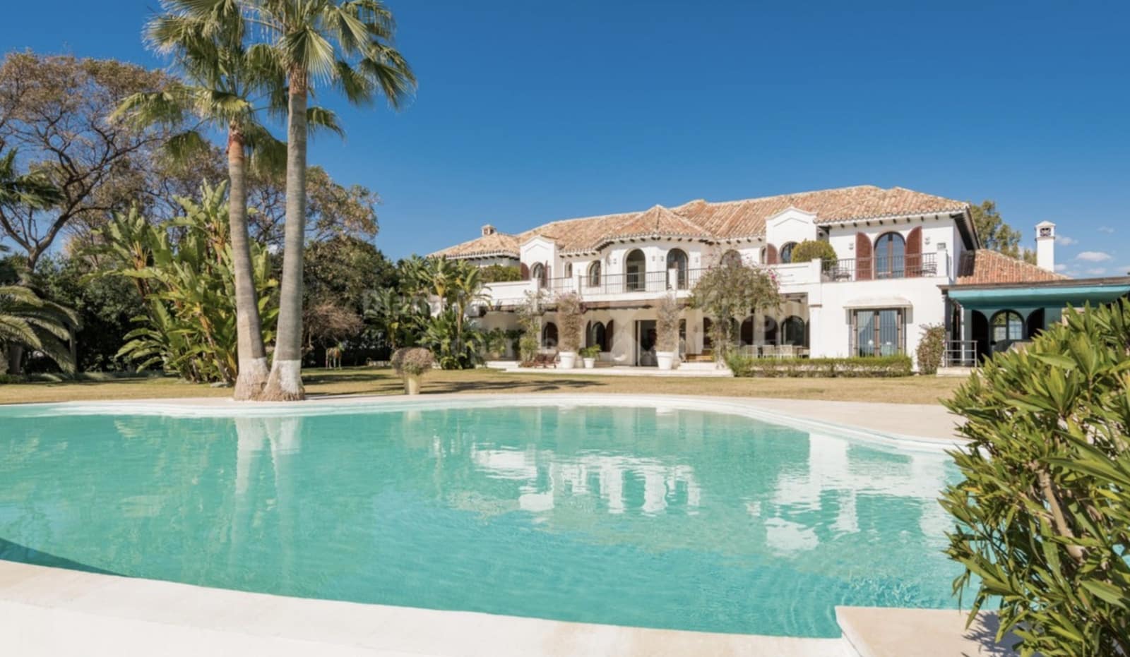 9 soveværelse Villa til salg i Bahia de Marbella med swimmingpool garage - € 15.000.000 (Ref: 8464445)
